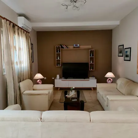 Apartment Rea House 1 Razáta