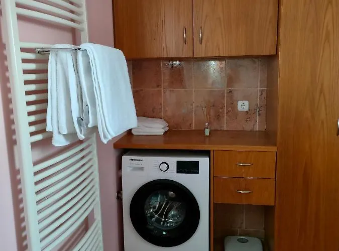 Rea House 1 * Razáta