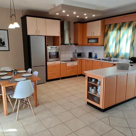 Rea House 1 Apartamento Razáta