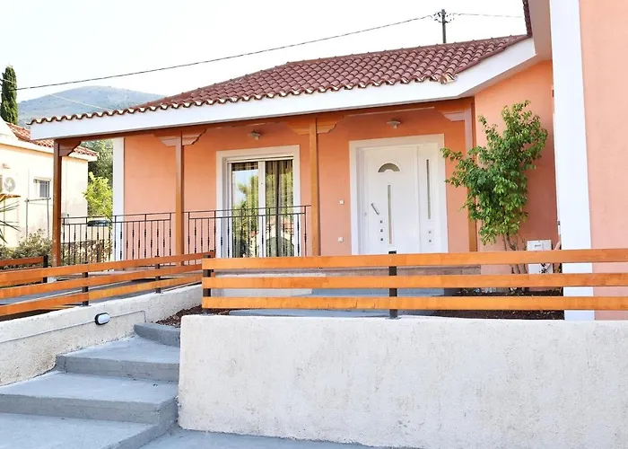 Rea House 1 Apartamento Razáta